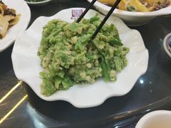 苦瓜炒豆米-瑞丰园庭院餐厅·白族传统家常菜