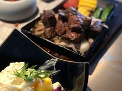 -穹六人间 people 6(岳阳路店)