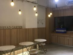 大堂-顶东面包花园·生日蛋糕(世博店)