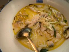 -蜜桃餐厅·伴山(湖滨商业街店)