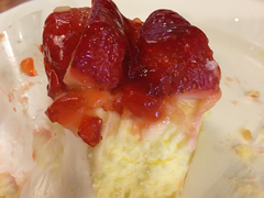 草莓奶酪蛋糕-凯宾美食廊Kempi Deli·凯宾斯基饭店(亮马桥路店)
