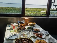 -七的湖·晚芳亭·阳澄湖农家菜·大闸蟹(莲花岛店)