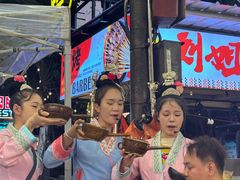 -刘姐啤酒鱼民族演艺餐厅(西街总店)
