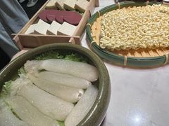 -尚尚仙·酸汤猪手·猪肚鸡火锅(华联万柳购物中心店)