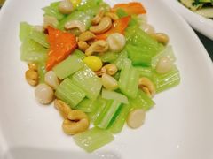 西芹炒三果-金米箩大酒店(五角场店)