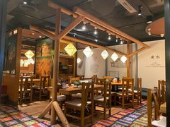 大堂-云海肴·汽锅鸡·云南菜(天山百盛优客店)