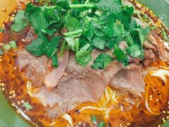 -张氏贵州遵义羊肉粉(伴山名都店)