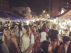 -周日夜市
