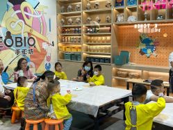 -奈尔宝家庭中心·亲子早教·派对餐厅(北京东坝万达店)