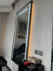 -TOP HAIR SALON