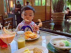 -松山湖凯悦酒店·Café自助餐厅·周末火舞秀表演