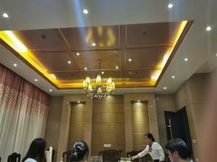 -梅花香里大酒店(郁金香路店)