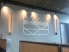 -麦当劳(展览路店)