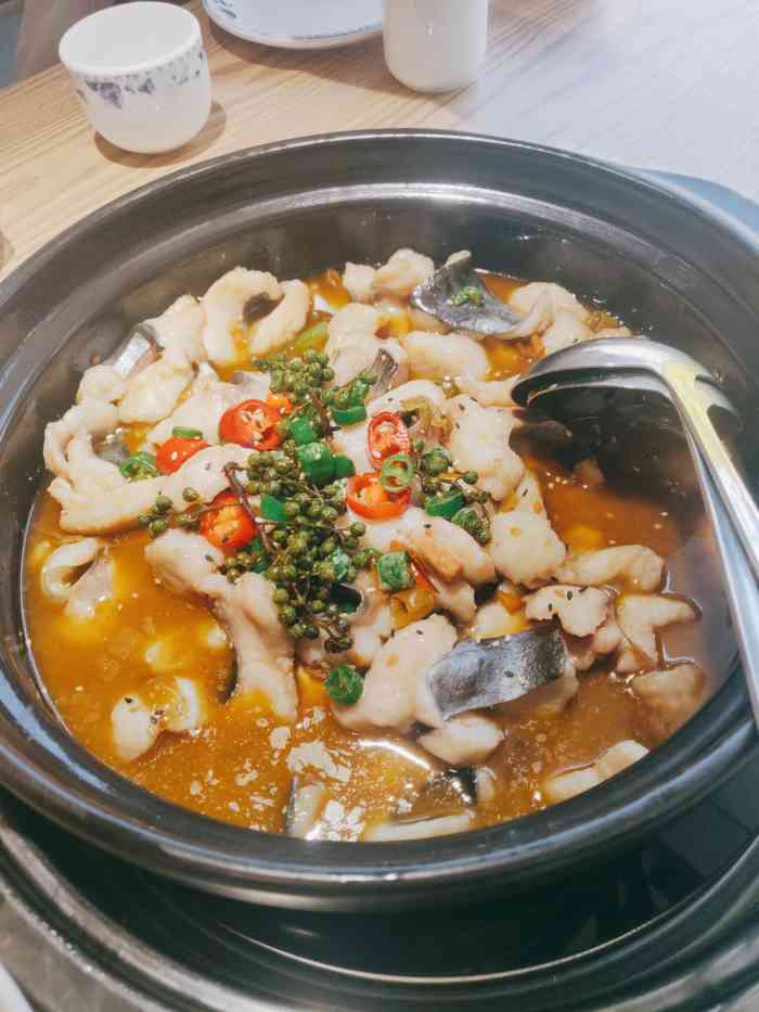 六小六鲜汤豆花鱼(蓝田店)-"便宜,吃了好多次,只有藤椒味道不错,会选.