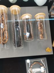 -灵彩珠宝(朗香街店)