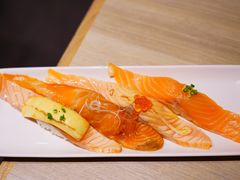 三文鱼四食-梅丘·寿司の美登利(银座店)