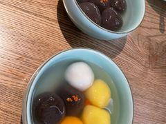 全家福汤圆（2个黑芝麻、2个椰奶、2个榴莲）-缸鸭狗(天一广场店)