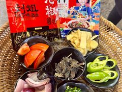 -刘姐啤酒鱼民族演艺餐厅(西街总店)