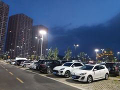 -融创茂-停车场