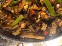-绿草地·湘菜(酃湖师院店)