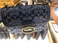 -COACH蔻驰(银泰店)