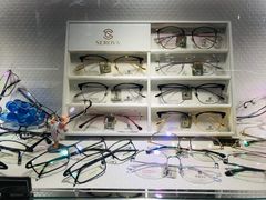 -臻美视爵眼镜·明月·依视路·蔡司折扣店(广渠门店)