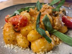 瑞士肉丸烩意大利土豆球-HELLO 27 意面·沙拉·帕尼尼