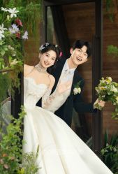 -雪中彩影婚纱摄影·微光艺术中心