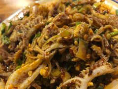 -拈签一笑黄牛肉辣卤串串