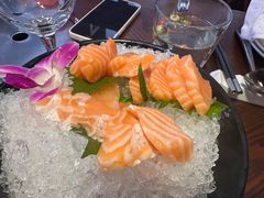 三文鱼-东海怡品海鲜豆捞(舟宿夜江店)
