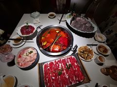 -茅草房·河畔园林火锅