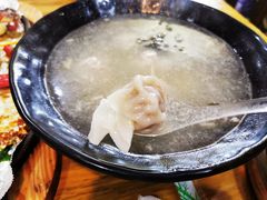 馄饨-老东镇啤酒屋海鲜加工·蒸汽海鲜·海鲜烧烤(台东店)