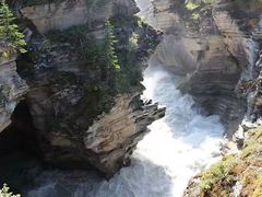 -阿萨巴斯卡瀑布观景点