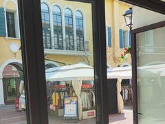 -枫叶小镇奥特莱斯