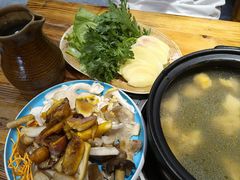 -菌之家·专业纯野生菌火锅·特色炒菌