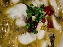 -渝是乎酸菜鱼(龙旗购物中心店)
