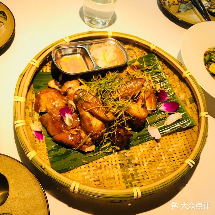 花样西贡·法式越南料理餐厅(万象店)香茅烤越南春鸡图片