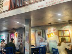 门面-马路边边麻辣烫联盟路店