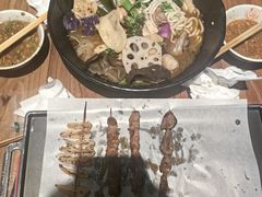 -万记麻辣烫国展总店