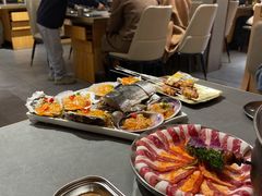 -围炉肉舍•炭烤活鳗•丹东海鲜烤肉(步行街店)