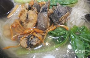 Black Chicken Cordyceps Rice Noodles