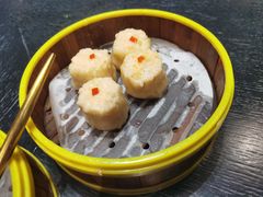 鲜虾流心烧麦-蝴蝶里·粤菜·点心(滨江龙湖店)