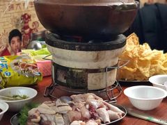炭炉果鸡煲-威邵鸡煲(西华路总店)