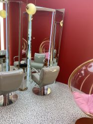 -In Style Hair Salon