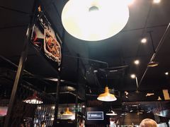 大堂-何师烧烤·香辣蟹·川菜·30年老品牌(太古里旗舰店)