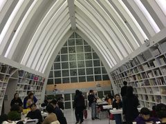 -钟书阁(松江泰晤士小镇店)