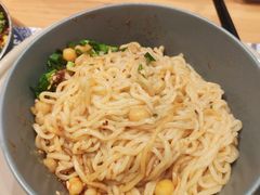 豌杂小面-觅香串串香·麻辣烫·冒菜(欧美广场店)