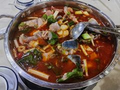 -黄利砖万峰林布依特色酸笋牛肉馆