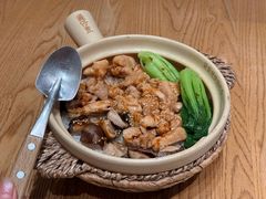 香菇滑鸡煲仔饭-煲仔皇腊味煲仔饭(经四万达店)