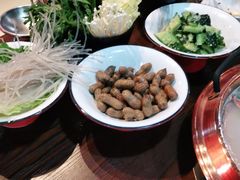 -虾弄弄海派小龙虾·牛羊蝎子火锅